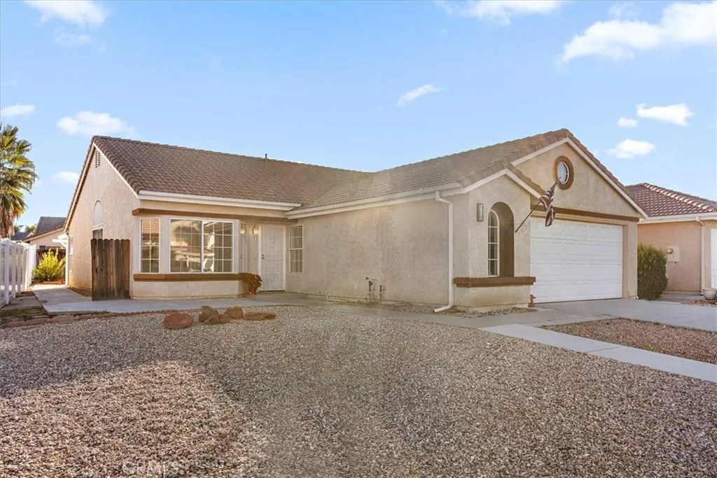 2985 Pembroke, Hemet, California 92545 home-pic-1