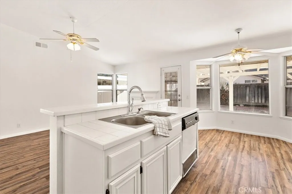 2985 Pembroke, Hemet, California 92545 home-pic-8