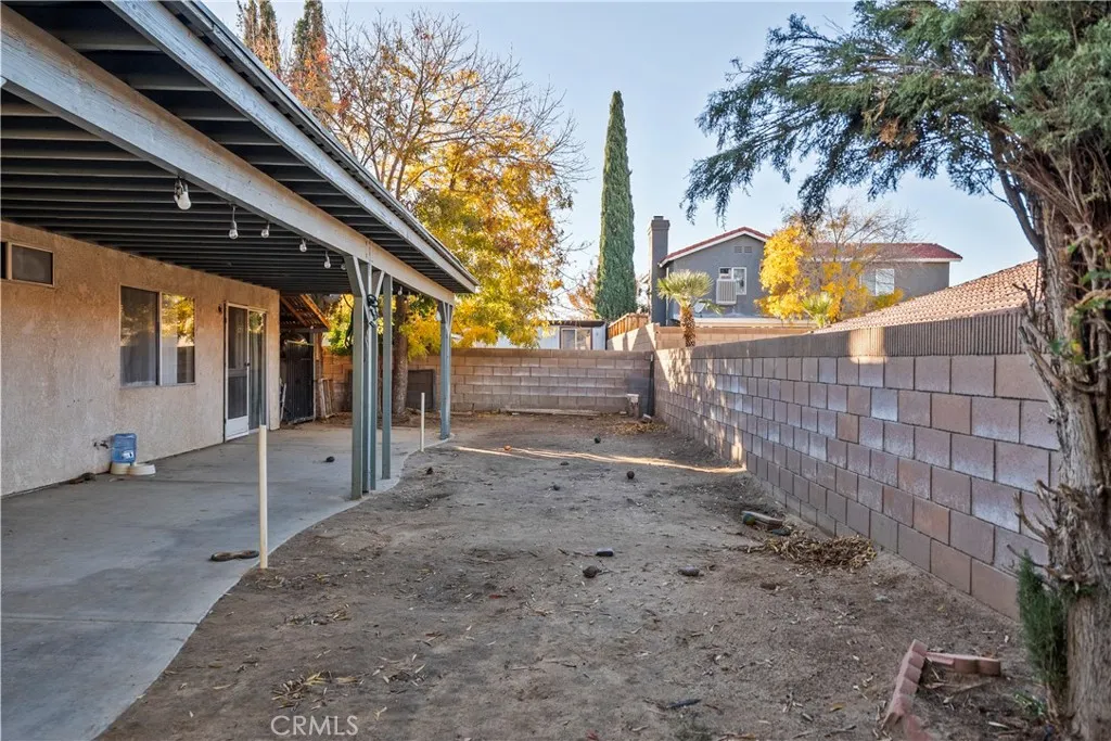 1565 Astoria Ave, Lancaster, California 93535 home-pic-24
