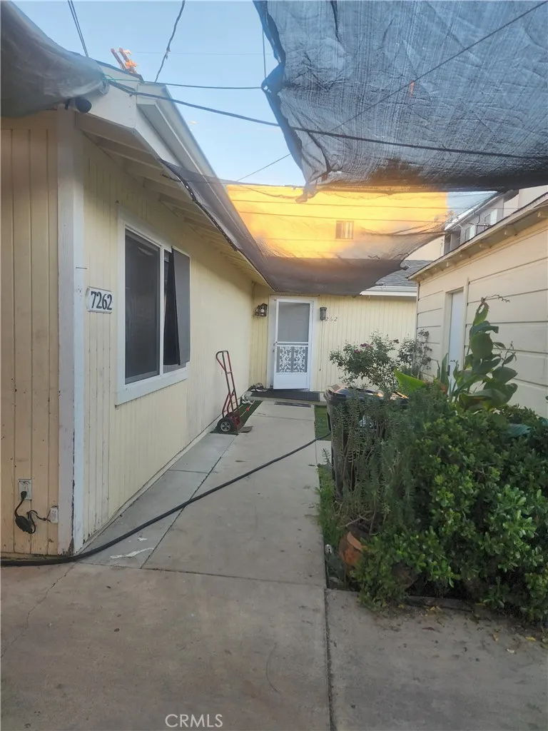 7262 Amigo, Reseda, California 91335 home-pic-5