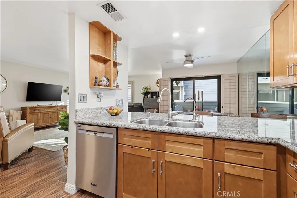 2051 Orizaba 1, Signal Hill, California 90755 home-pic-15
