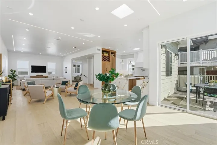 dining area to the balcony