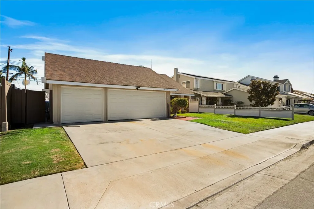 19782 Felcliff, Huntington Beach, California 92646 home-pic-3