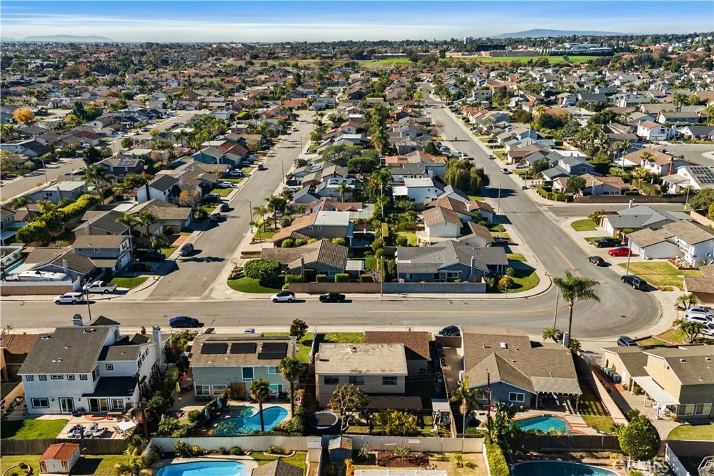 19782 Felcliff, Huntington Beach, California 92646 home-pic-22