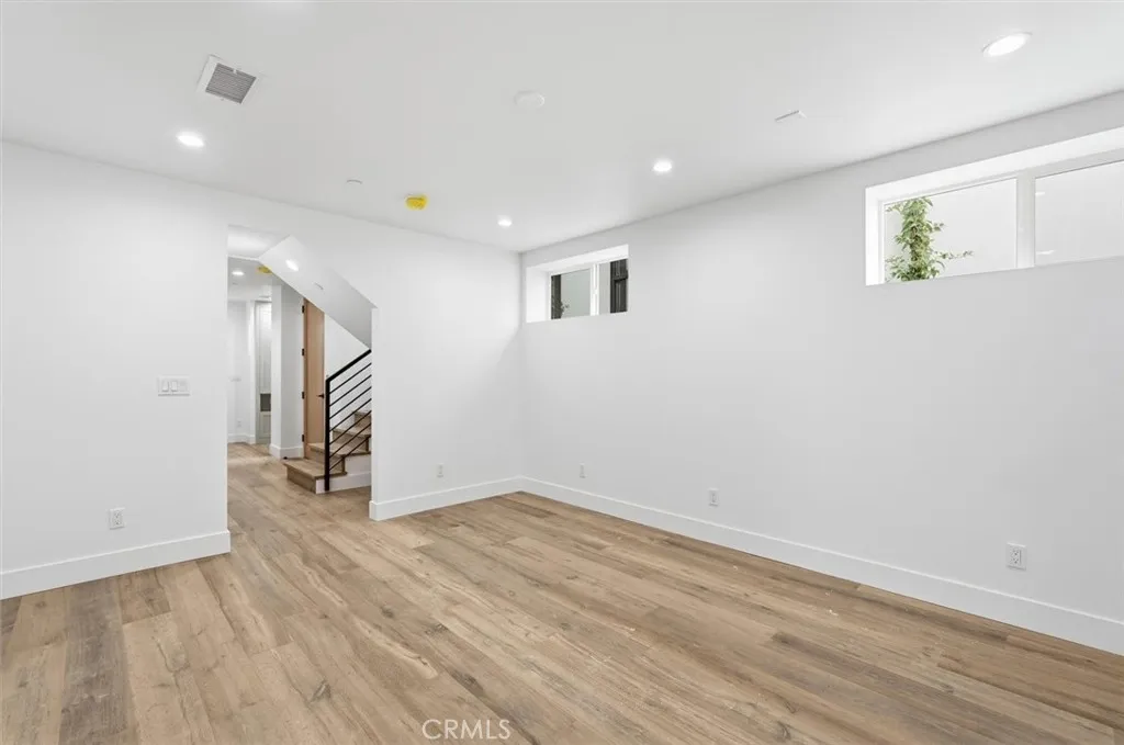 617 N Irena Avenue C, Redondo Beach, California 90277 home-pic-17