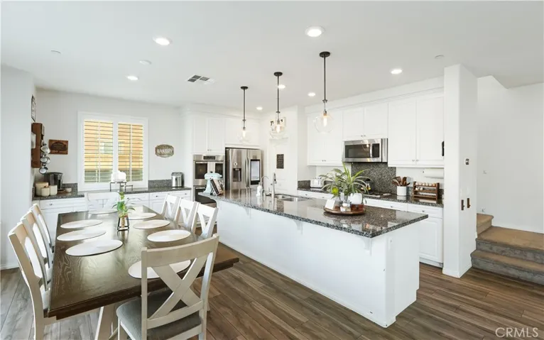 Open concept-Family room, dining and Kitchen