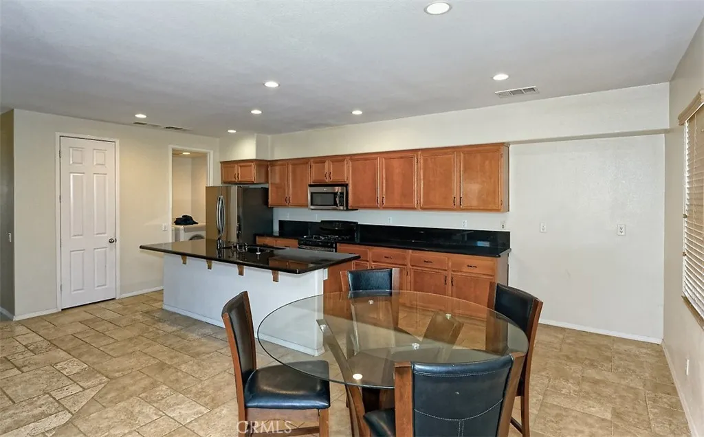 12380 Domingo, Victorville, California 92392 home-pic-16