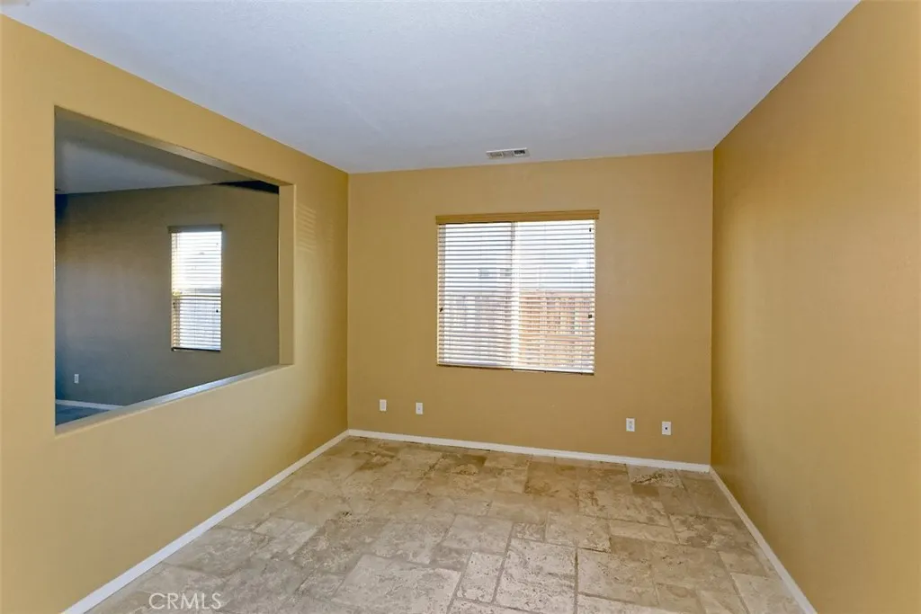 12380 Domingo, Victorville, California 92392 home-pic-5