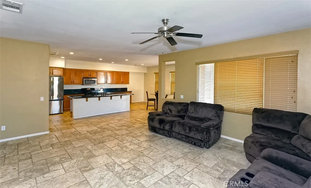 12380 Domingo, Victorville, California 92392 home-pic-18