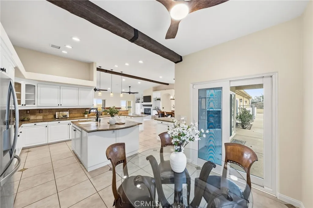 Kitchen Eating Area