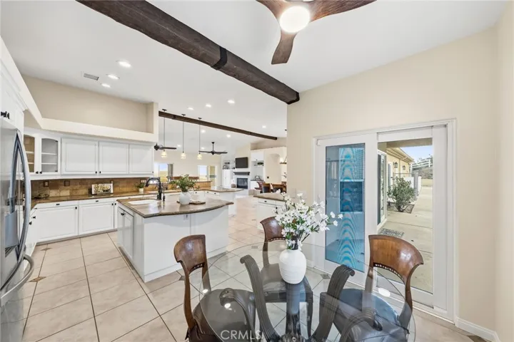 Kitchen Eating Area