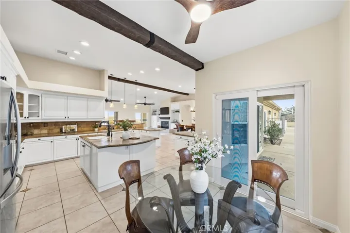 Kitchen Eating Area