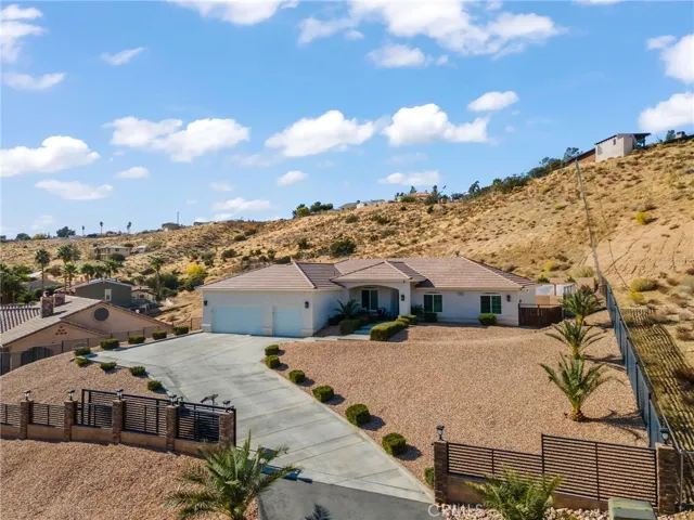 7590 Arrowhead Lake Road, Hesperia, California 92345