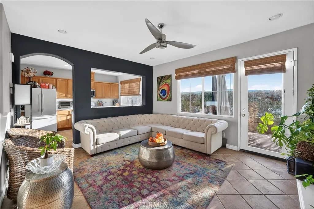 24332 Lorenzo, Valencia, California 91355 home-pic-7