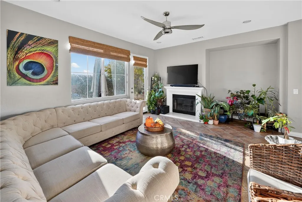 24332 Lorenzo, Valencia, California 91355 home-pic-8