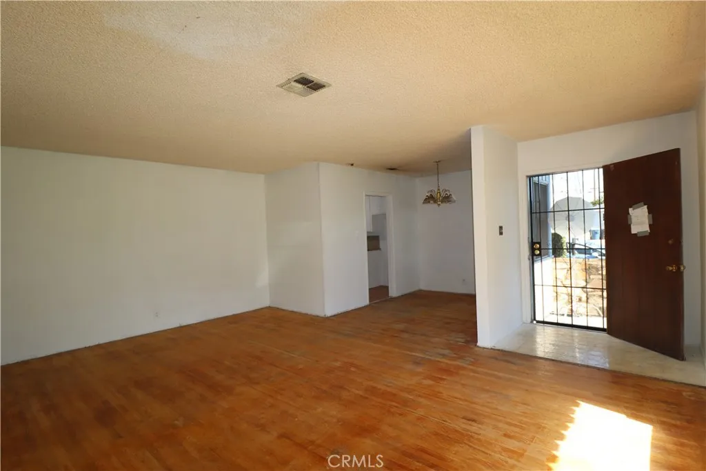 15317 Carfax, Bellflower, California 90706 home-pic-12