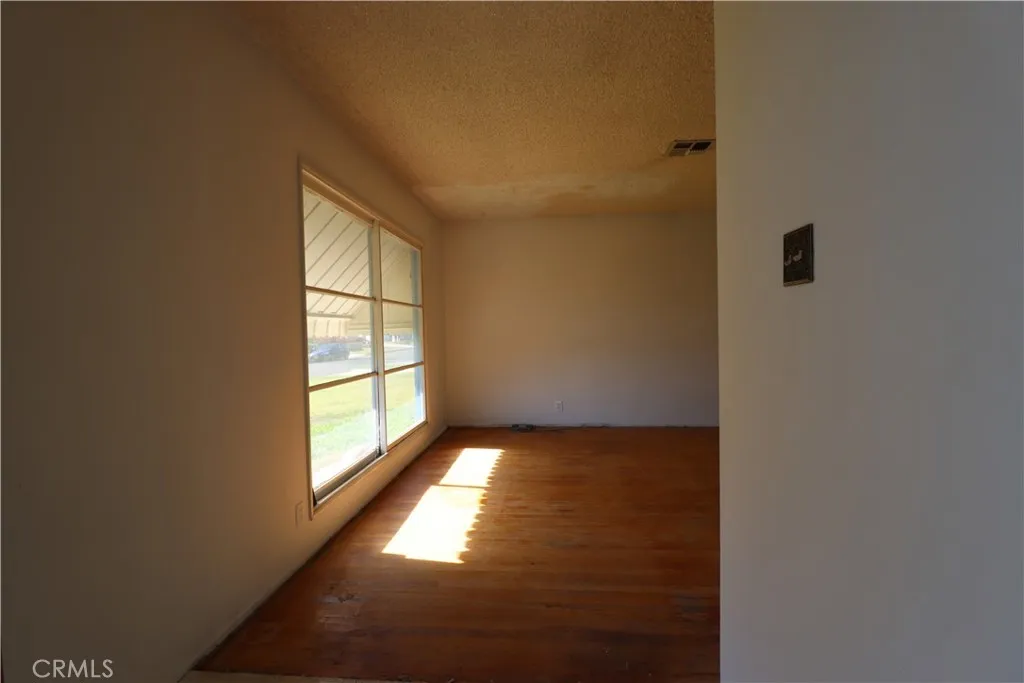 15317 Carfax, Bellflower, California 90706 home-pic-4