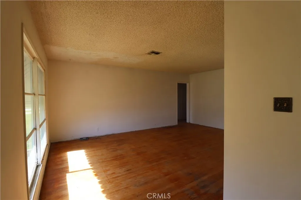 15317 Carfax, Bellflower, California 90706 home-pic-6