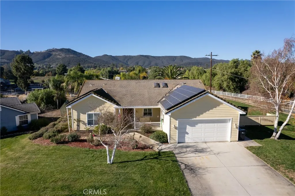 42300 Fig Street, Murrieta, California 92562 home-pic-4
