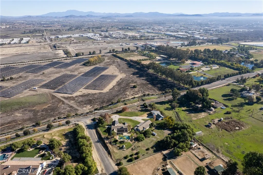 42300 Fig Street, Murrieta, California 92562 home-pic-68