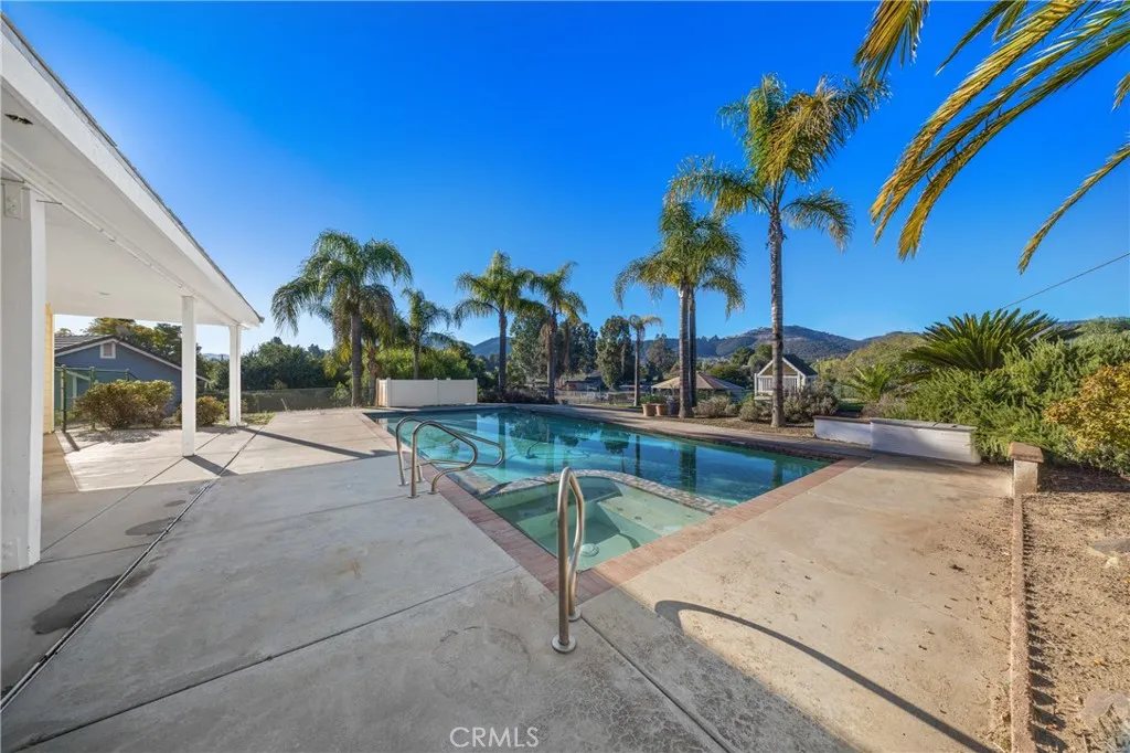 42300 Fig Street, Murrieta, California 92562 home-pic-28