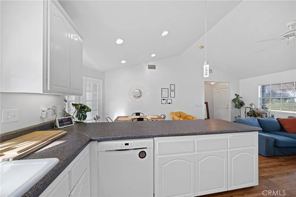 42300 Fig Street, Murrieta, California 92562 home-pic-38