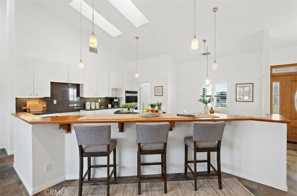42300 Fig Street, Murrieta, California 92562 home-pic-11