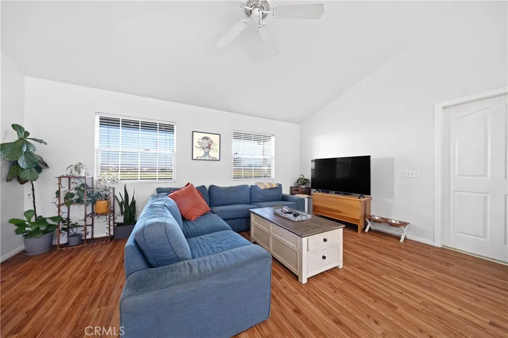 42300 Fig Street, Murrieta, California 92562 home-pic-40