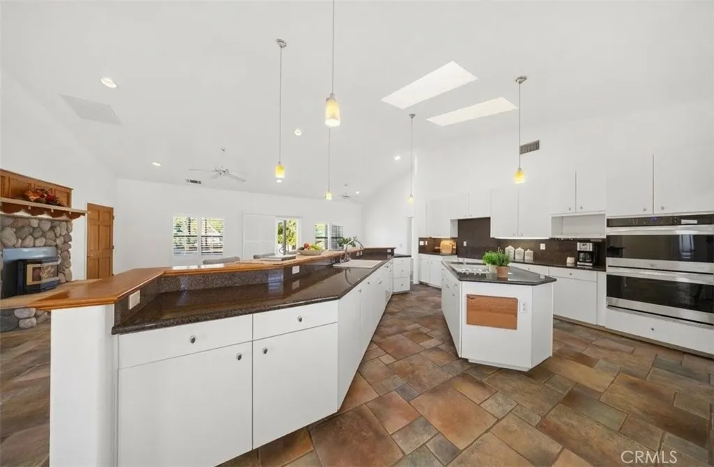 42300 Fig Street, Murrieta, California 92562 home-pic-10