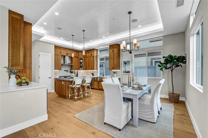 DINING ROOM - KITCHEN