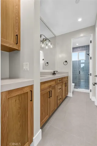 JACK N JILL BATH ROOM