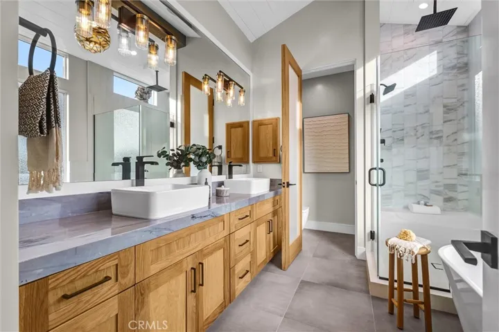 PRIMARY SUITE BATH