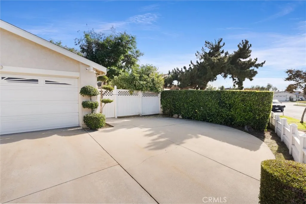 618 S Sally Lee Street, Azusa, California 91702 home-pic-23