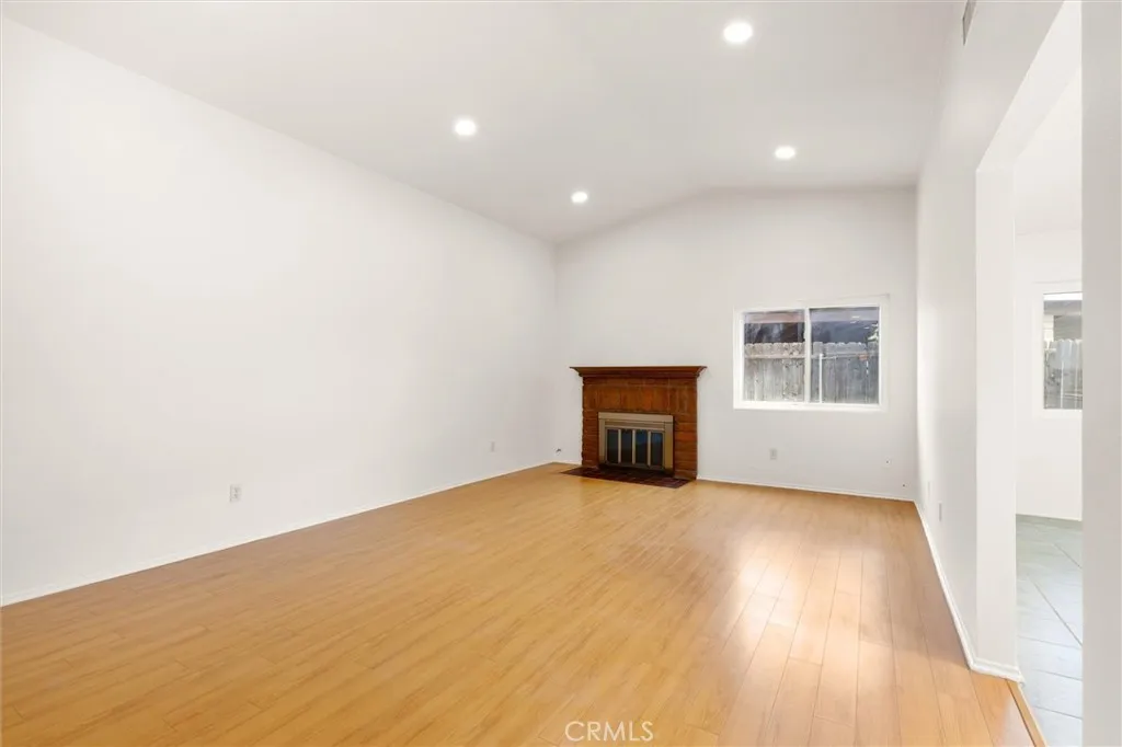 618 S Sally Lee Street, Azusa, California 91702 home-pic-2