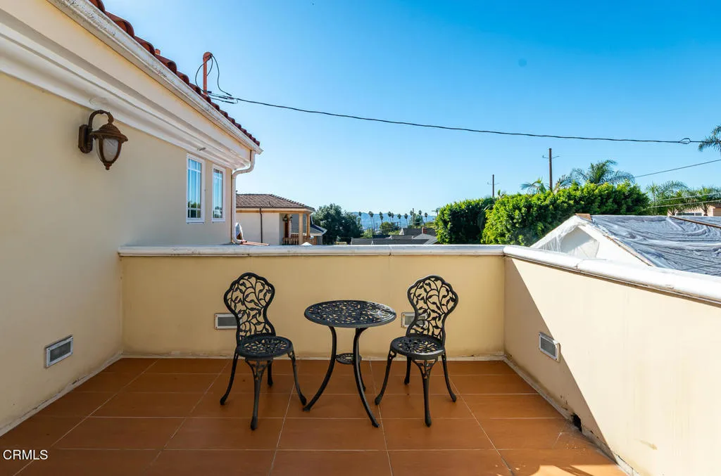 1075 E Tujunga Avenue, Burbank, California 91501 home-pic-33