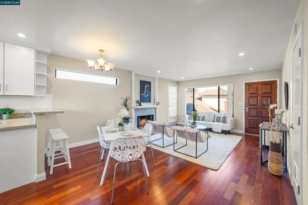 115 Hobart Ave E, San Mateo, California 94402 home-pic-12