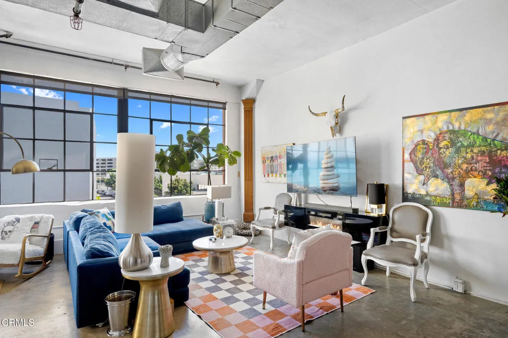 315 E 8th Street 301, Los Angeles, California 90014 home-pic-13