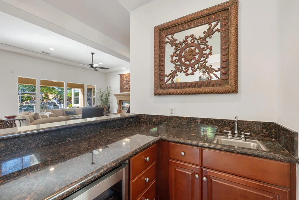 155 Bellini Way, Palm Desert, California 92211 home-pic-10