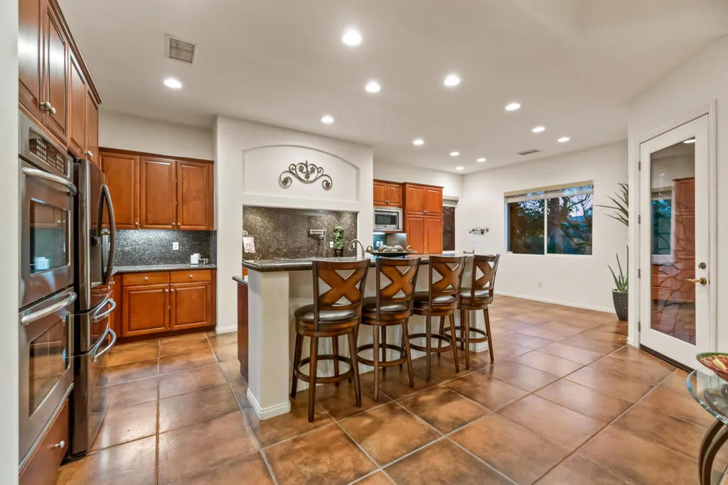 155 Bellini Way, Palm Desert, California 92211 home-pic-4