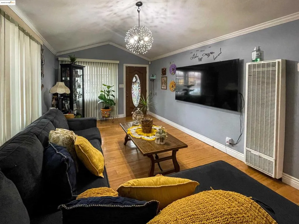 27777 E 12th St, Hayward, California 94544 home-pic-11