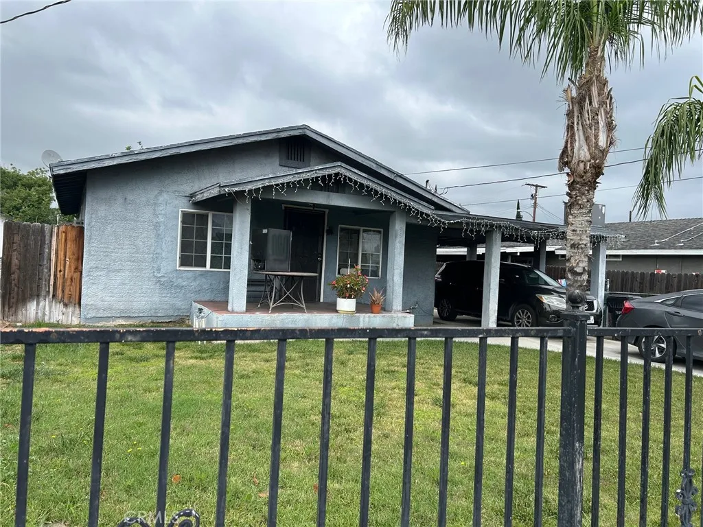 994 Magnolia, San Bernardino, California 92411 home-pic-1