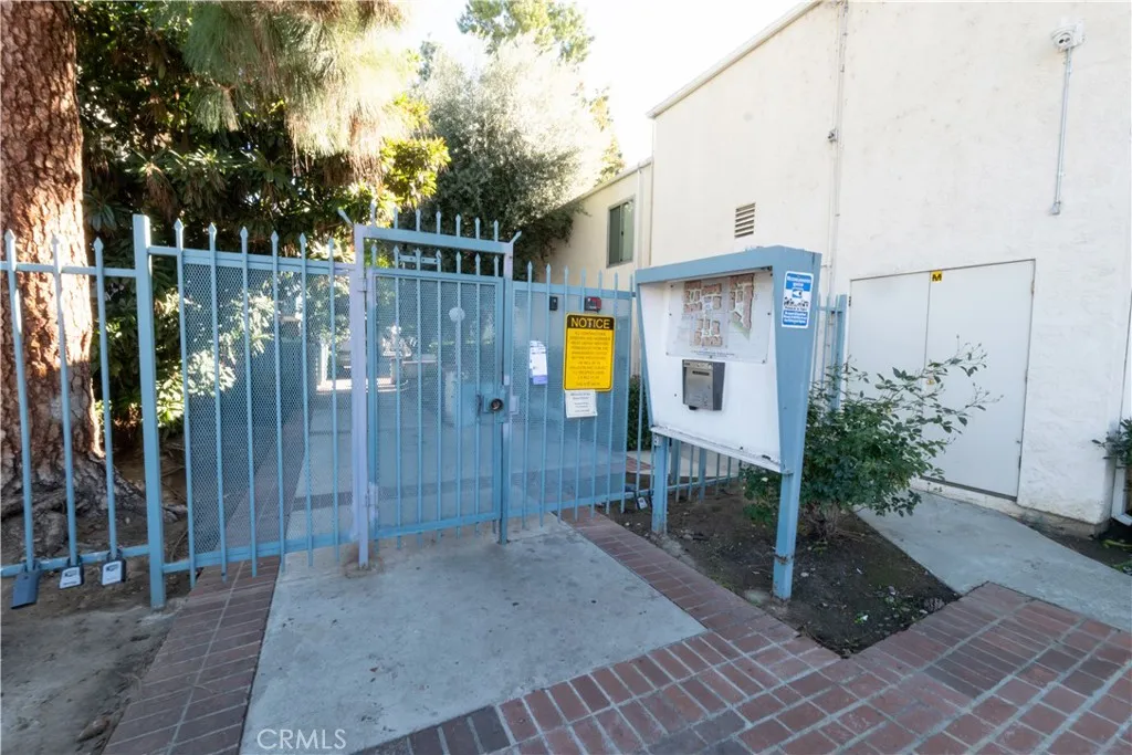 5700 Etiwanda Avenue 149, Tarzana, California 91356 home-pic-32
