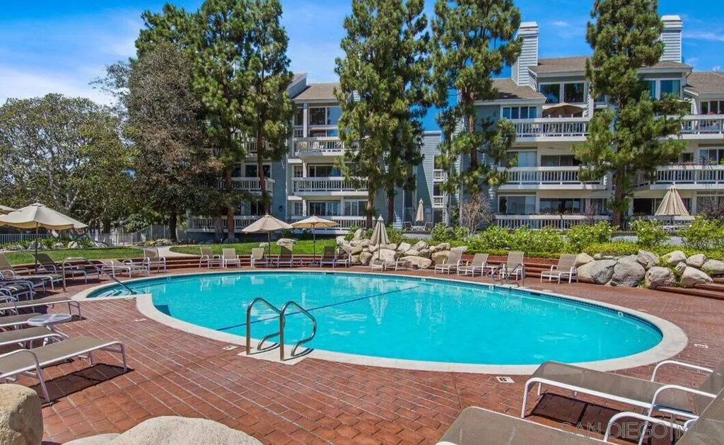 13078 Mindanao Way 101, Marina Del Rey, California 90292 home-pic-12