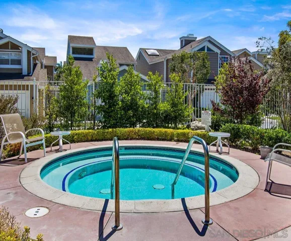 Swimming Pool/Hot Tub/Sauna