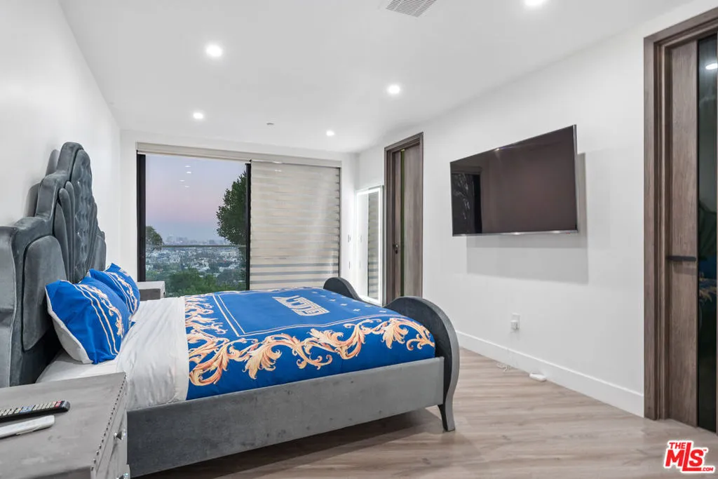 6181 Temple Hill Drive, Los Angeles, California 90068 home-pic-38