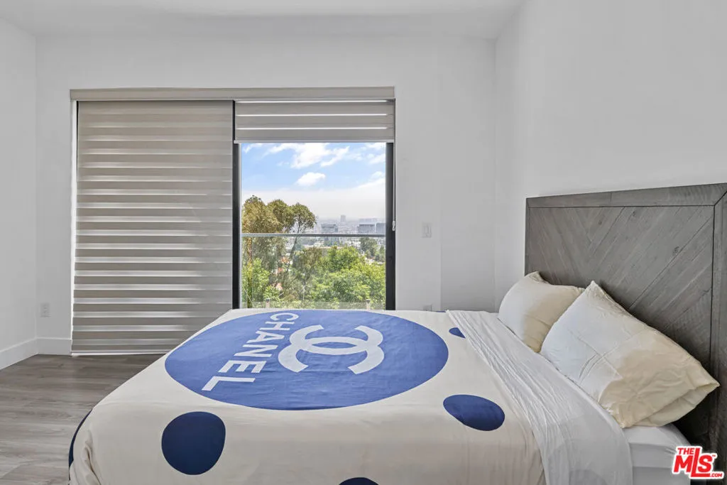 6181 Temple Hill Drive, Los Angeles, California 90068 home-pic-34