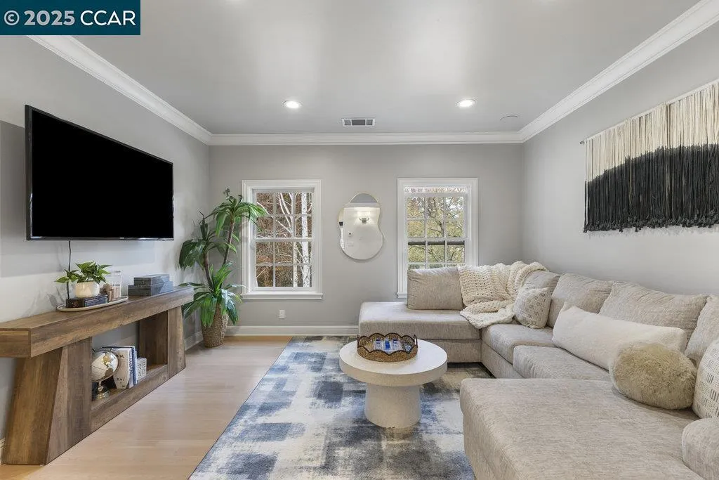 1826 Alameda Diablo, Diablo, California 94528 home-pic-33