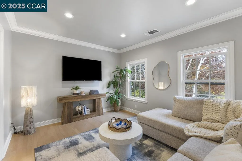 1826 Alameda Diablo, Diablo, California 94528 home-pic-32