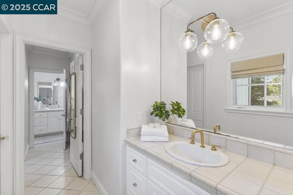 1826 Alameda Diablo, Diablo, California 94528 home-pic-44