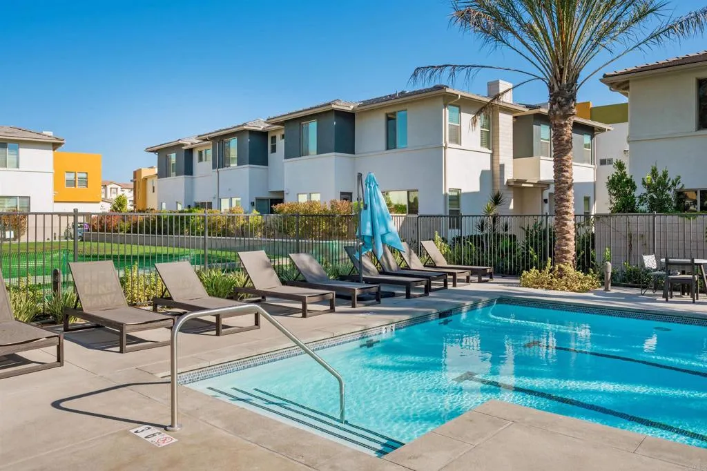 2004 Quartet Loop Unit 1, Chula Vista, California 91915 home-pic-14